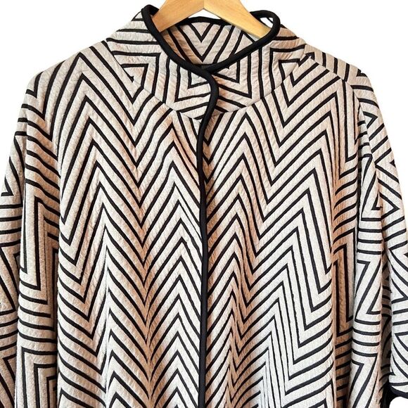 Chico's Travelers Collection Chevron Jacquard Cape - Picture 4 of 12